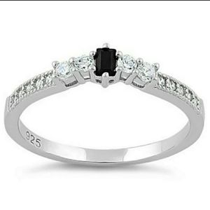 Gorgeous Silver Black Sapphire & Diamond Ring